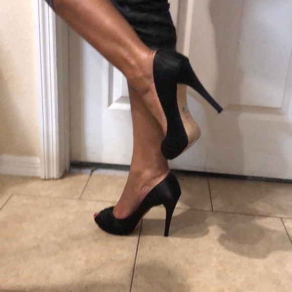 Heels - Picture 3 of 4